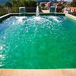 Royal Nayef Hotel Portonovo