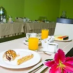 Royal Nayef Hotel