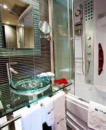 Royal Nayef Portonovo