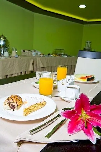 Royal Nayef Отель