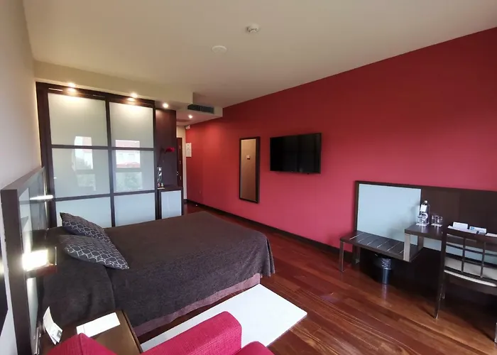 Royal Nayef Отель